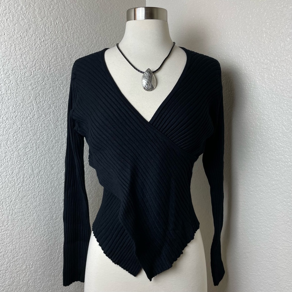 Y2K Dalia Black V-neck Crisscross Ribbed Knit Pointed Hem Sweater